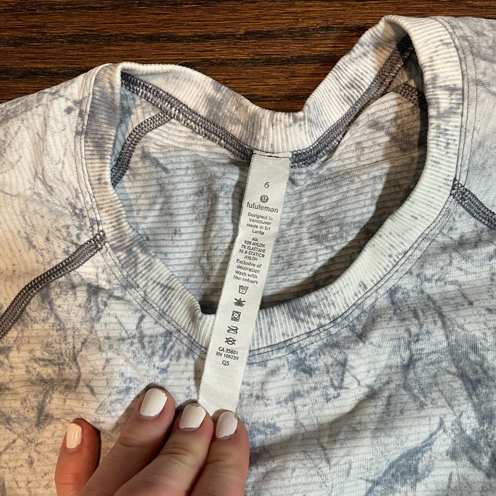 Lululemon swiftly top